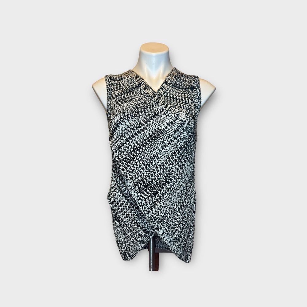 W By Worth Black & White Stockinette Knit Pattern Asymmetric Sleeveless Top